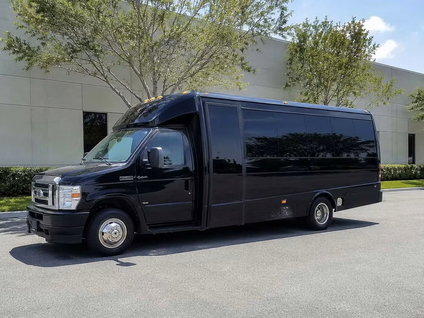 coachella 18 passenger minibus rental